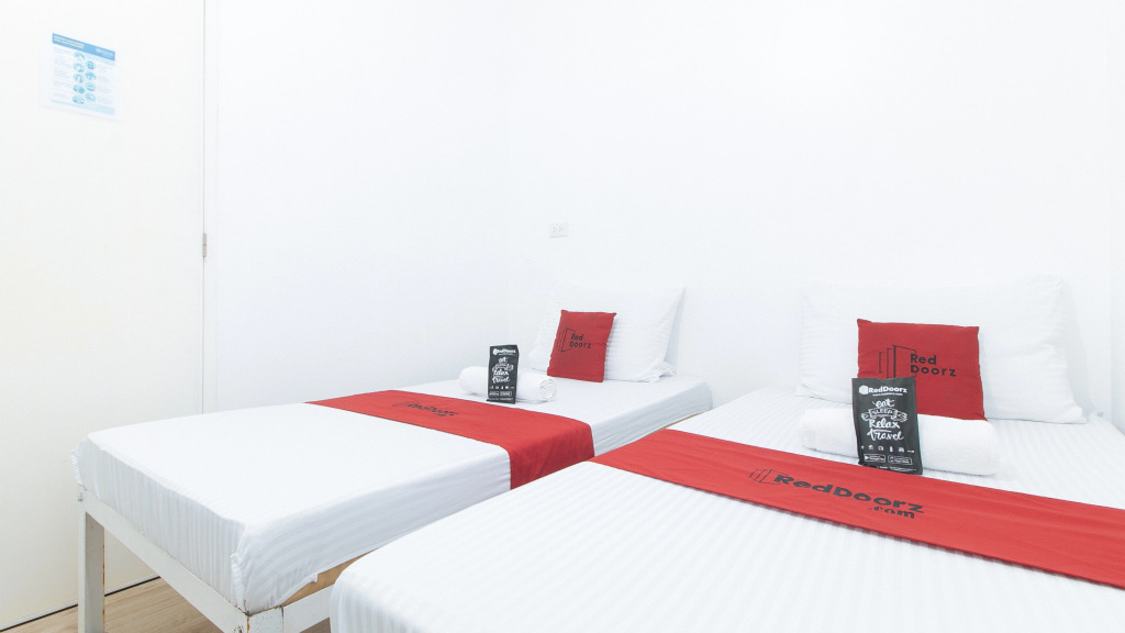 RedDoorz Hostel @ BigPat Dormitory Pasay - Quarantine Hotel