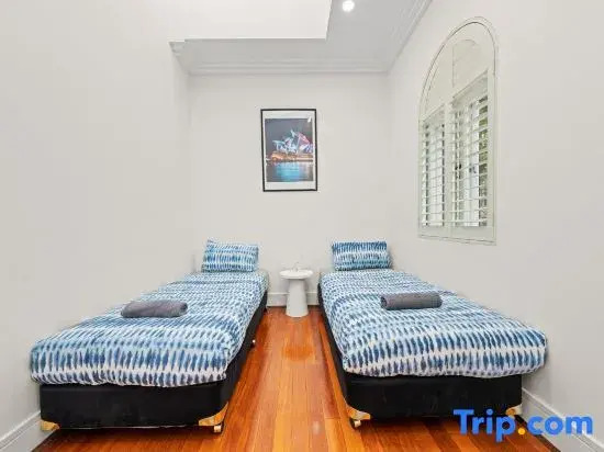 Stylish 3BR House(Parking)/ICC&DarlingHarbour-8min