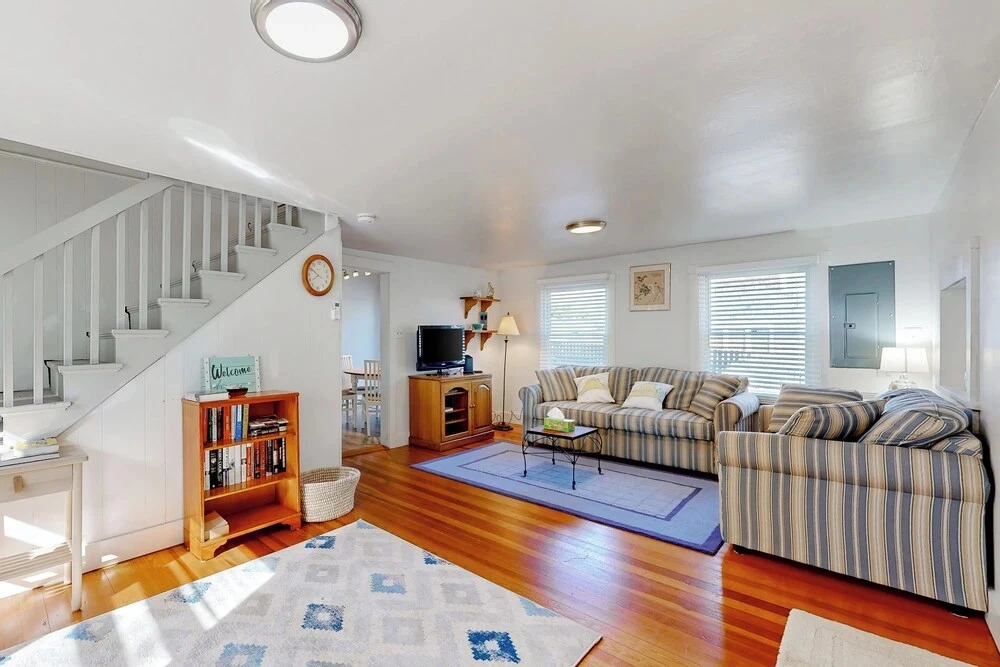 Charming 3BR Cottage Near the Beach w/ Deck