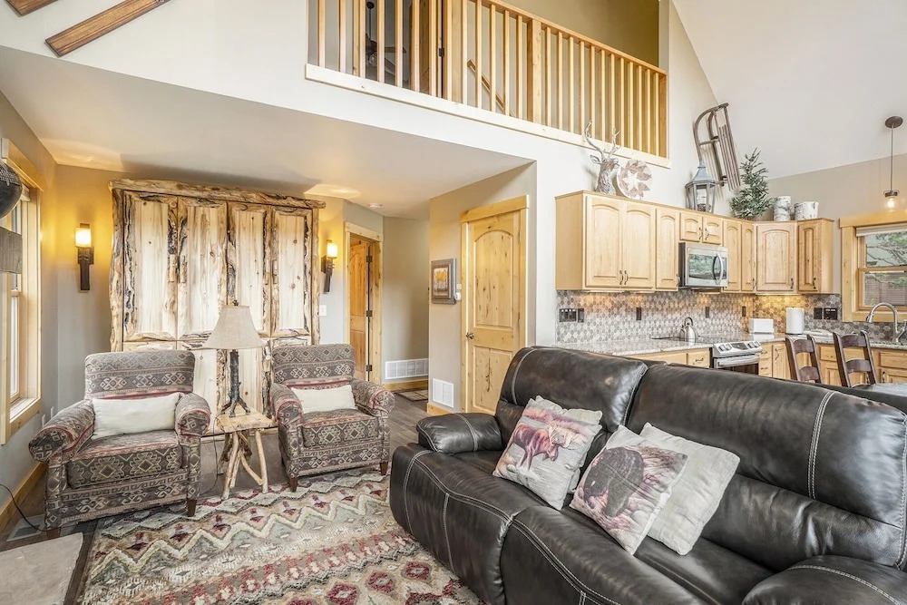 Solitude Eagle #5 - Estes Park 2 Bedroom Condo by RedAwning