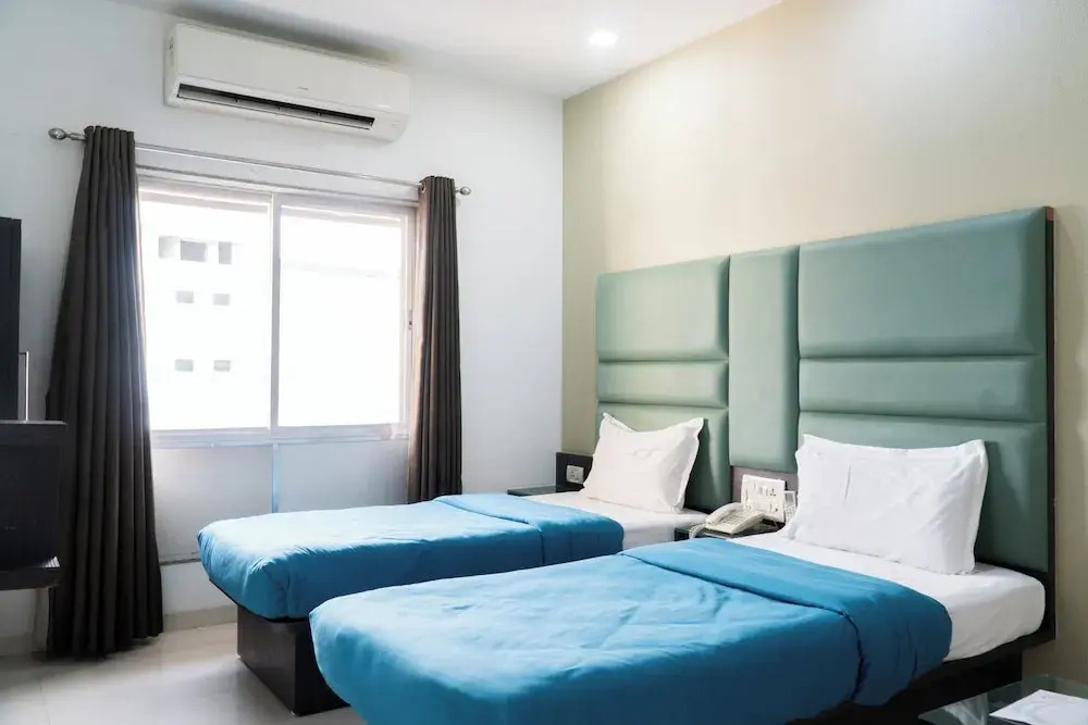 The Horizon Hotel