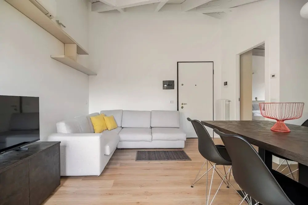 Modern Flat 2 Near the Swiss Border in Viggiù