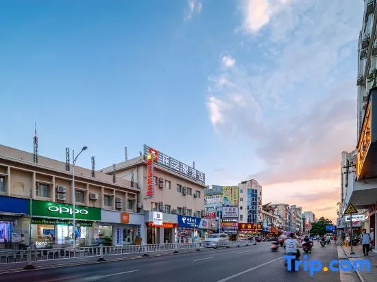 Dragon Star Hotel (Jincheng Central Pedestrian Street Store)
