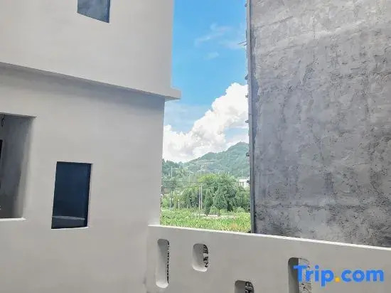 Xianju Chuchushan Homestay