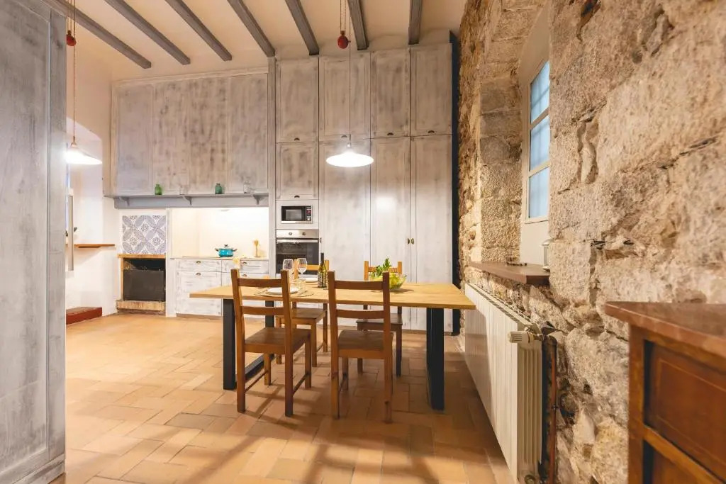 Bravissimo Plaça del Vi, Authentic Historic Apartment