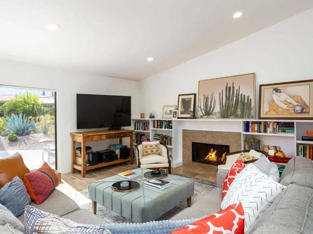 Modern Loma Vista by ACME House Company