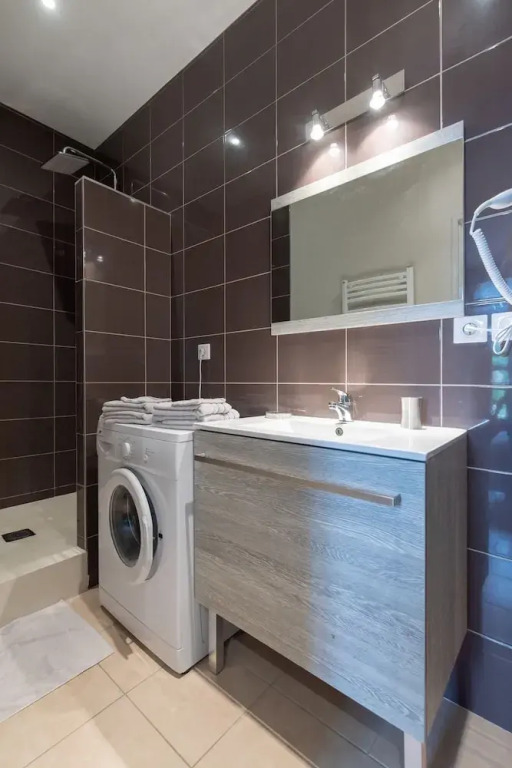 Legend- Parking privé Gratuit- Terrasse privée- Wifi - Convert - Alimentec