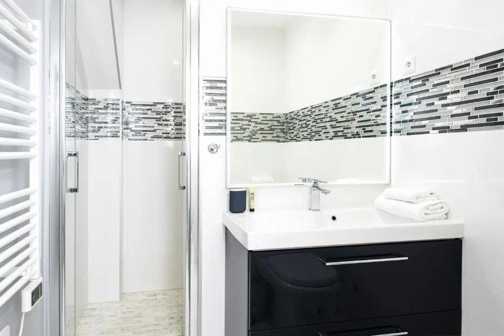 Aquitain Home - Studios & Appartements tout confort Bordeaux Gare St Jean