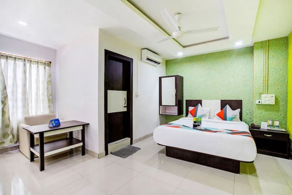 FabHotel Chirom Palace
