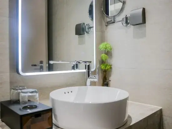 Homeinn Plus Hotel (Shanghai Pudong New District Xinchang Ancient Town)