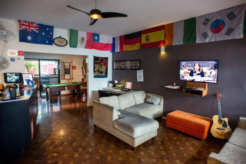 Garoa Hostel Party Bar