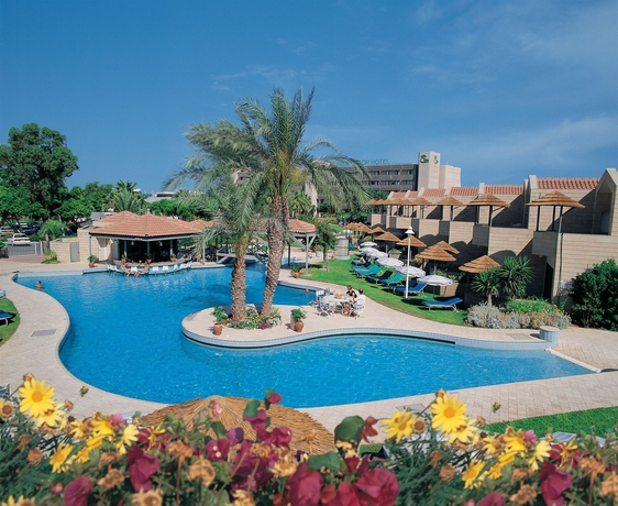 Palm Beach Hotel & Bungalows