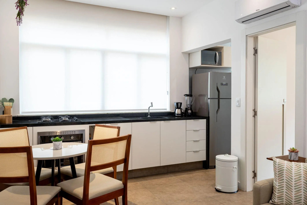 Decorado Quarto E Sala Em Copacabana | Mfb 76/302