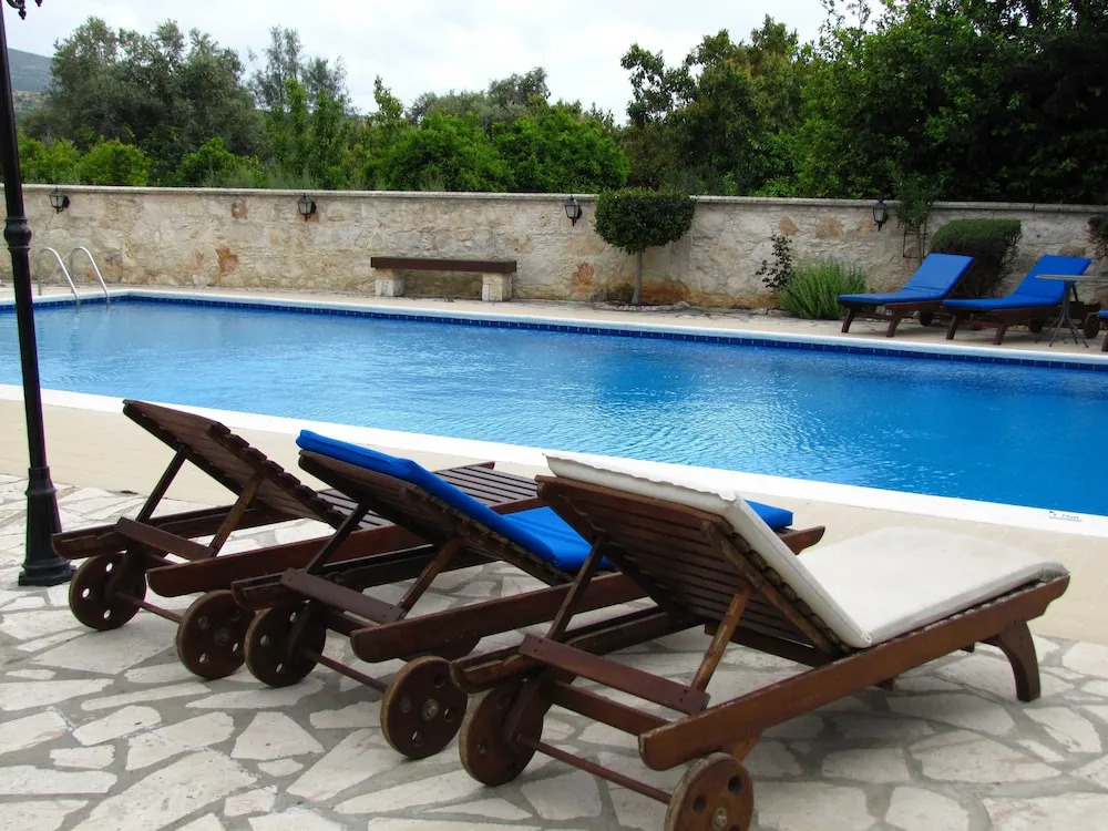 Webooking Theodora Villa