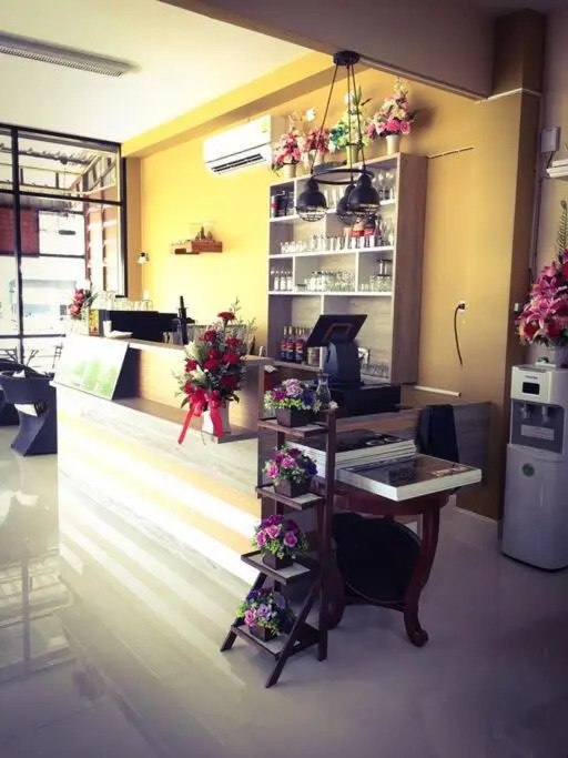 CHECK IN Eatery guest room for 3