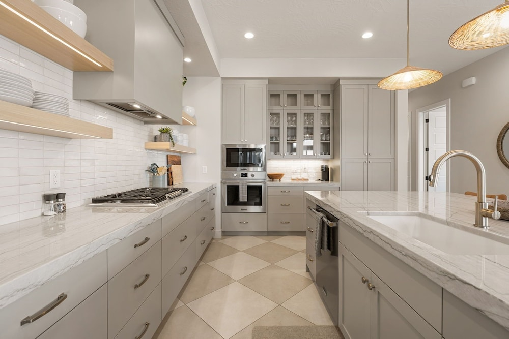 Sunset Pearl At Desert Color 8 Bedroom Townhouse