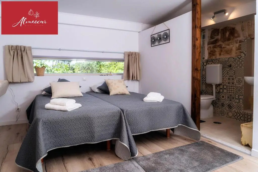 Guest House Almeixar