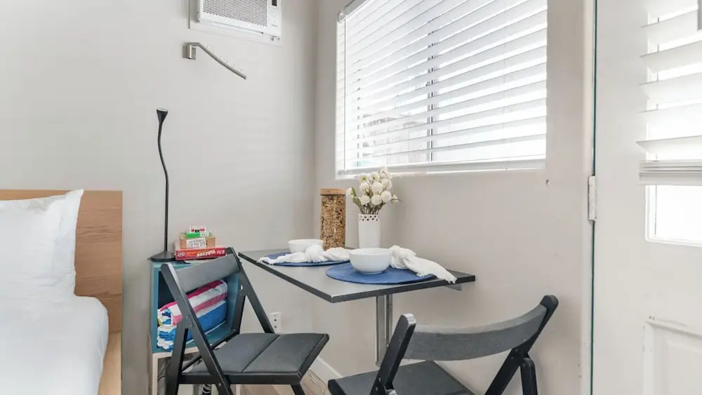 Ormond Court Unit 2 by Avantstay Walk to Sand Shared Patio + BBQ Beachside Retreat
