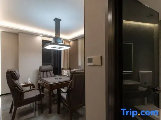 Yilong Max Business Hotel