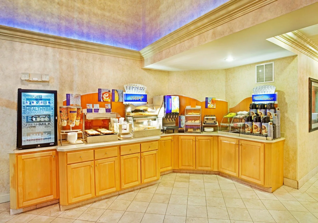 Holiday Inn Express Hotel & Suites London by IHG