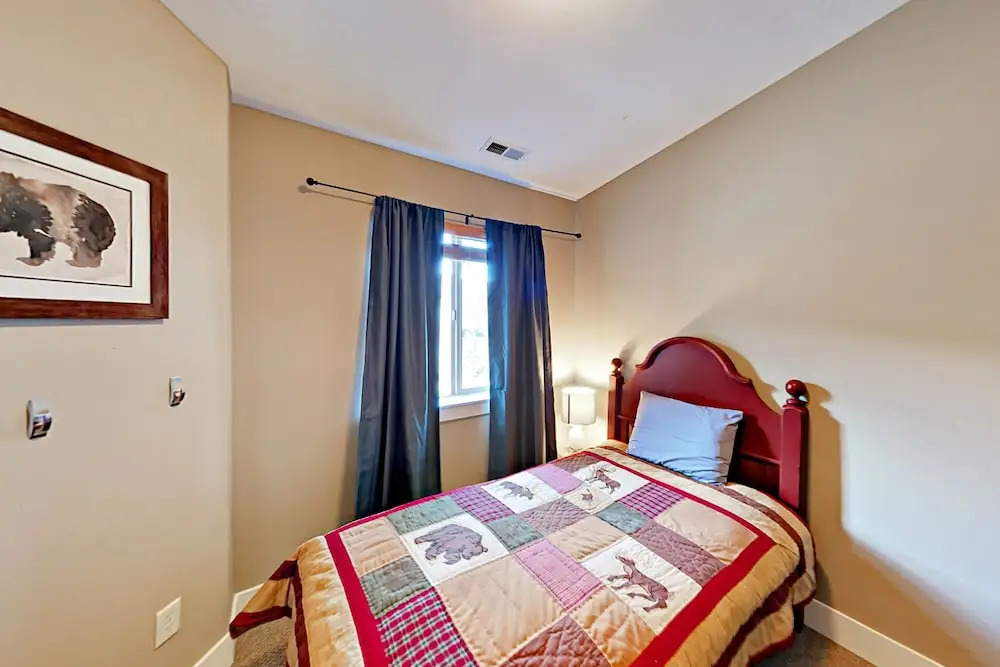 Bear Hollow Village 4 Bedrooms 3.5 Bathrooms Townhouse