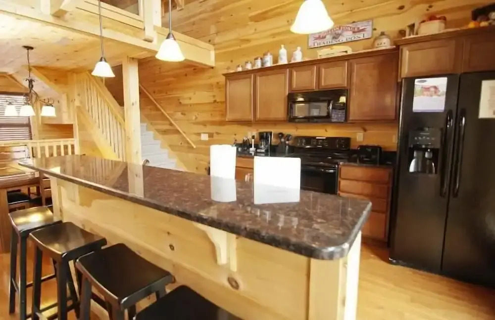 A Suite Mountain Escape 3 Bedrooms 2 Bathrooms Home