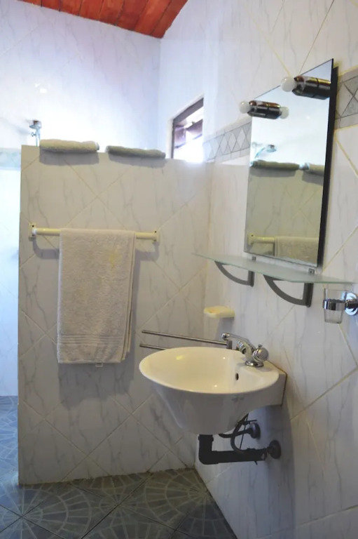 Beach Villa Yin near Hikkaduwa, with Pool and Cook - Semi-detached House