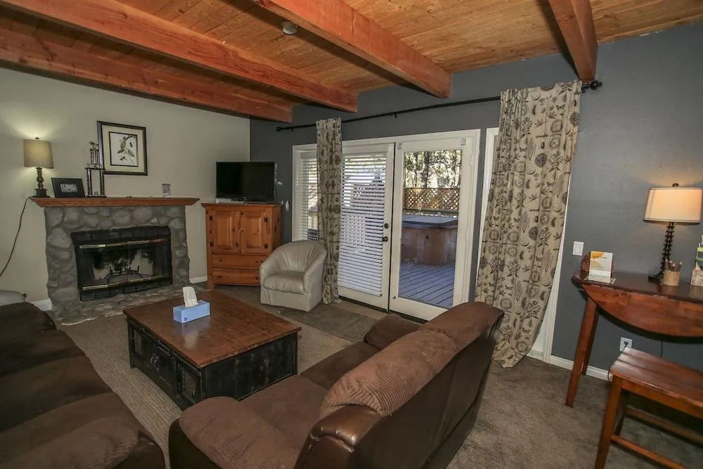 Oak Cabin