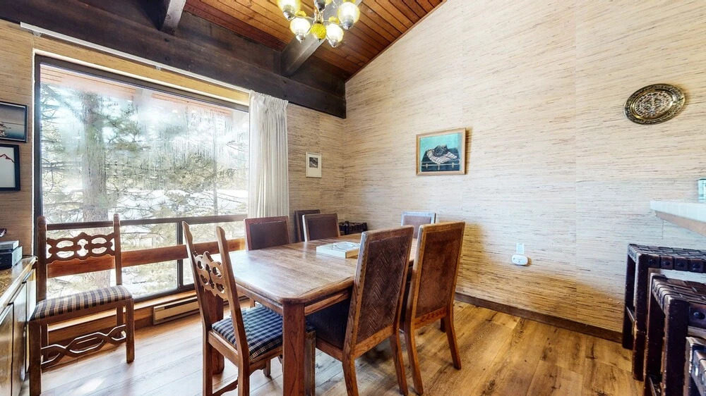 Mammoth West 124 Spacious Condo great for large group, Walk to Canyon by RedAwning