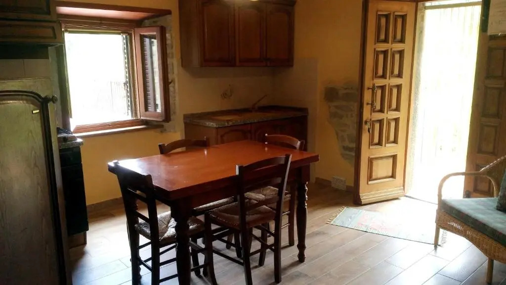 Charming house with shared pool in Caprese Michelangelo