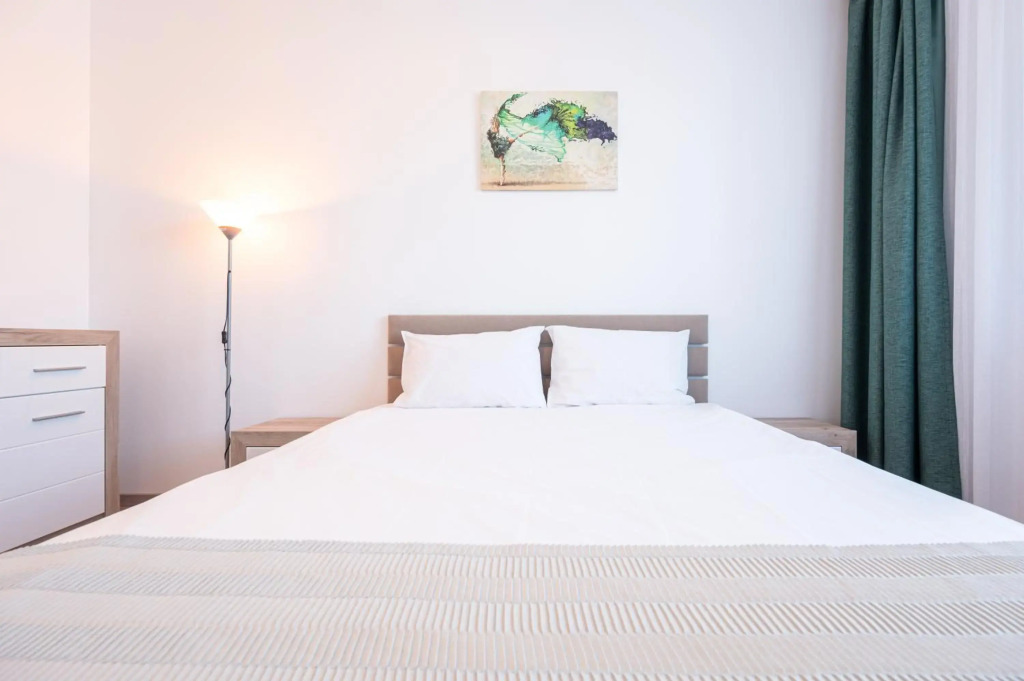 Serene Flat