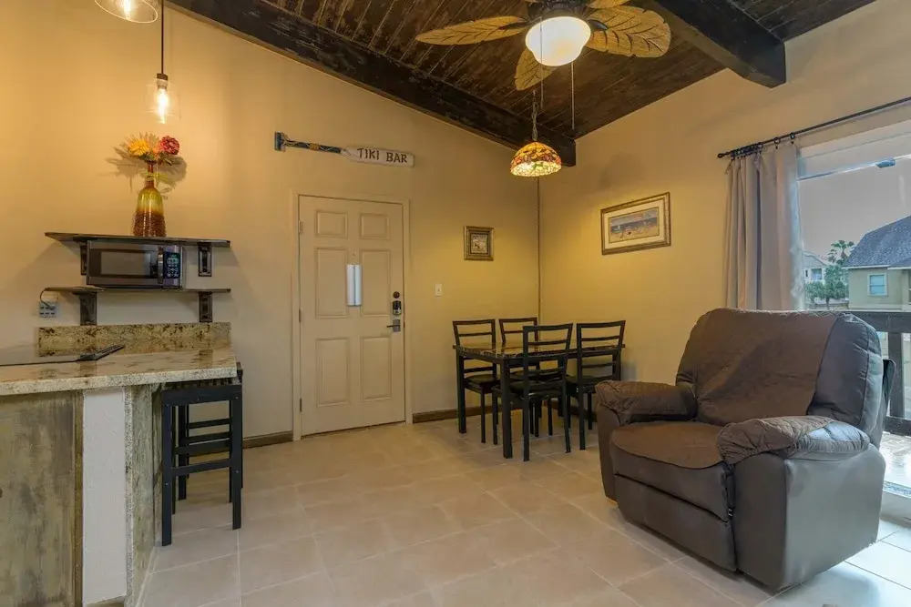 Tiki 252 - Standard 1br Condo W/ Balcony Sleeps 4 1 Bedroom Condo