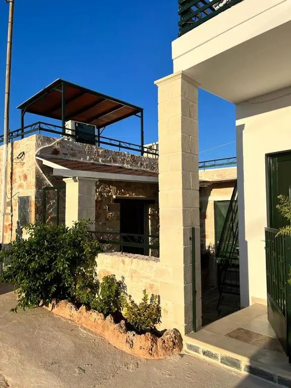 Tholos Studio, Sternes