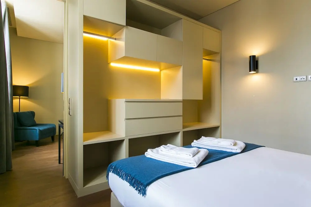 ALTIDO Classy 1BR Apt by the Jardim Dom Luis, in Cais do Sodré