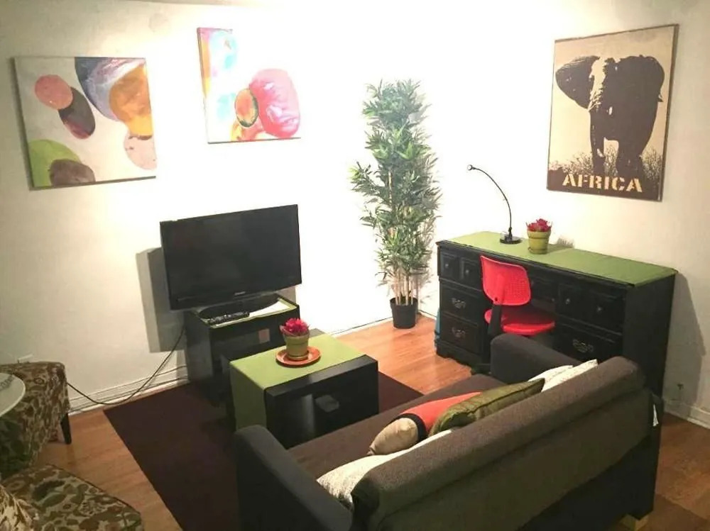 Adib Apartments - 840 Woodroffe Ave, Unit 2