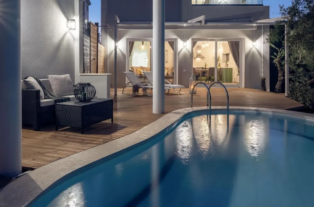Chris & Jo Villas, Enchanting Escapes, with Heated Pools & SeaViews By ThinkVilla