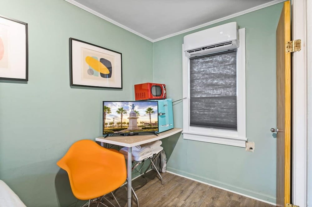 Travel Back to the 50s- Renovated Motel Gem