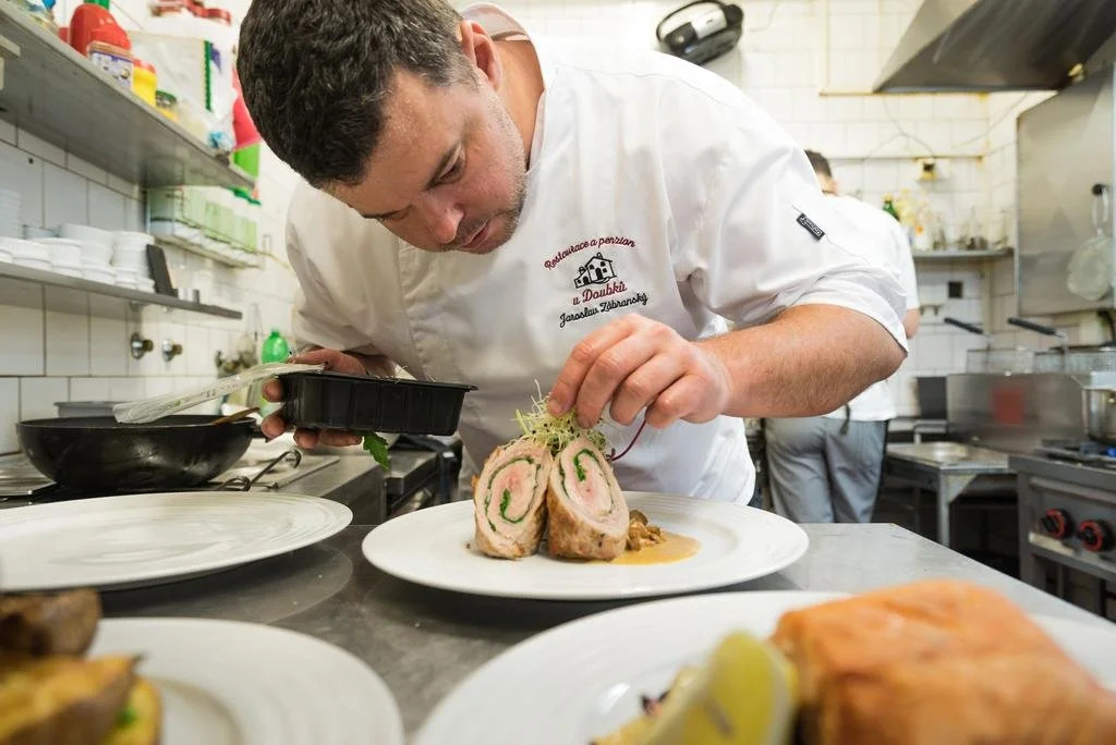 RESTAURACE A PENZION U DOUBKŮ