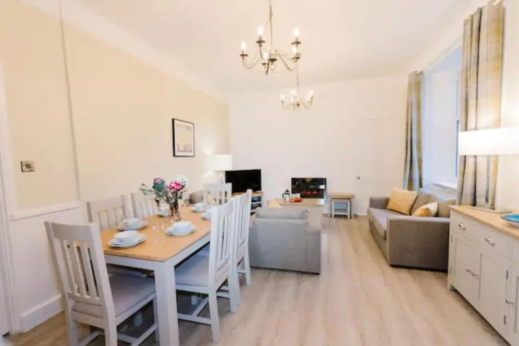 Erigmore Cottage - A cosy cottage located in a countryside park with WIFI and access to swimming pool