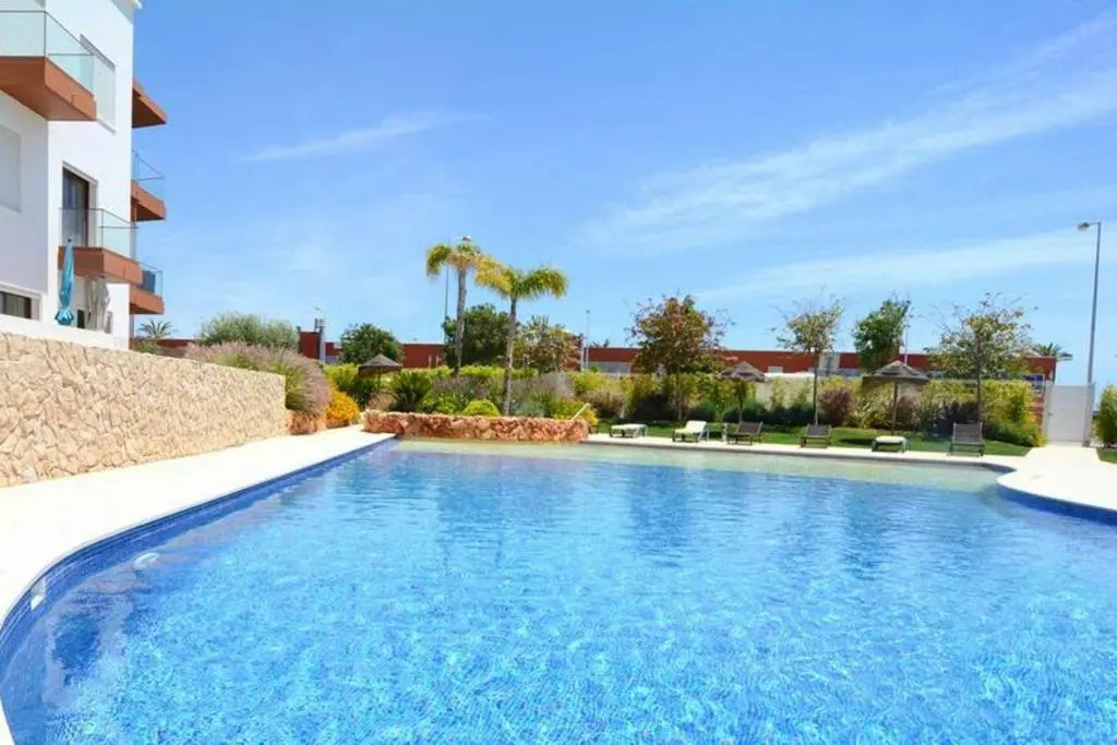 Apartment with 2 bedrooms in Portimao with shared pool terrace and WiFi 5 km from the beach