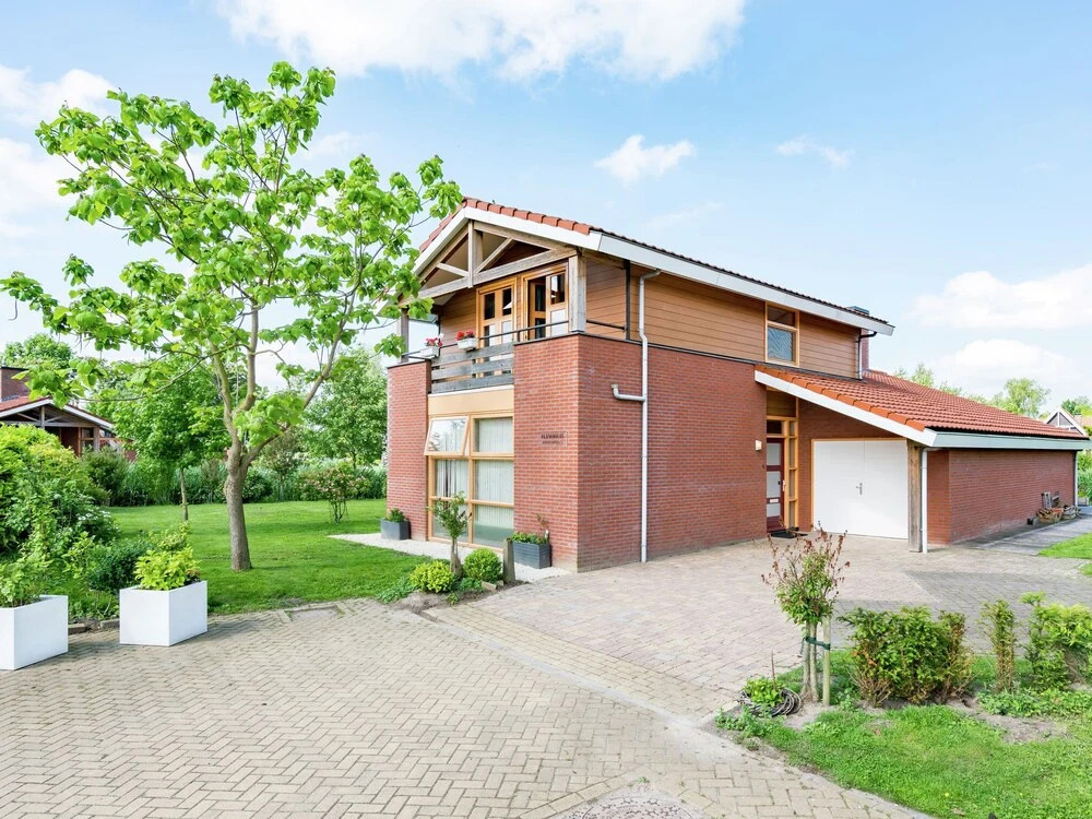 Villa in Biddinghuizen by Lake Vulwe