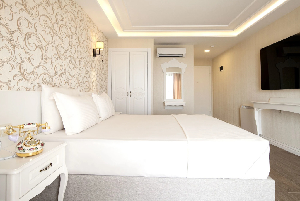 Assos Longevity Hotel