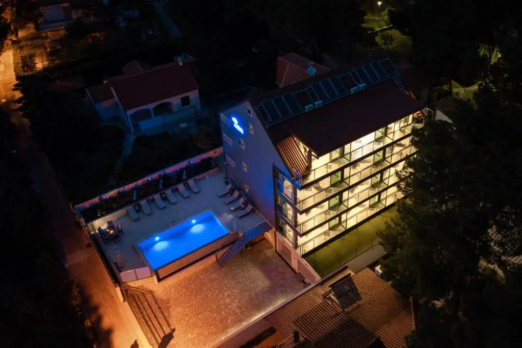 VILLA AQUA
