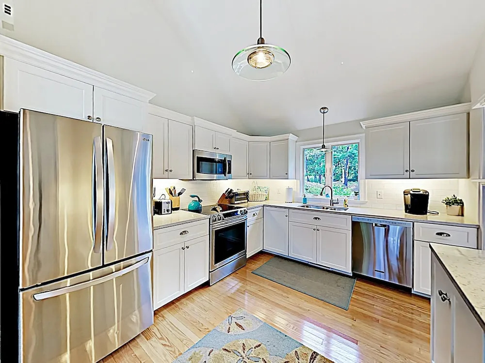 New Listing! Chic Chatham Gem Near Beach & Ferry 3 Bedroom Home