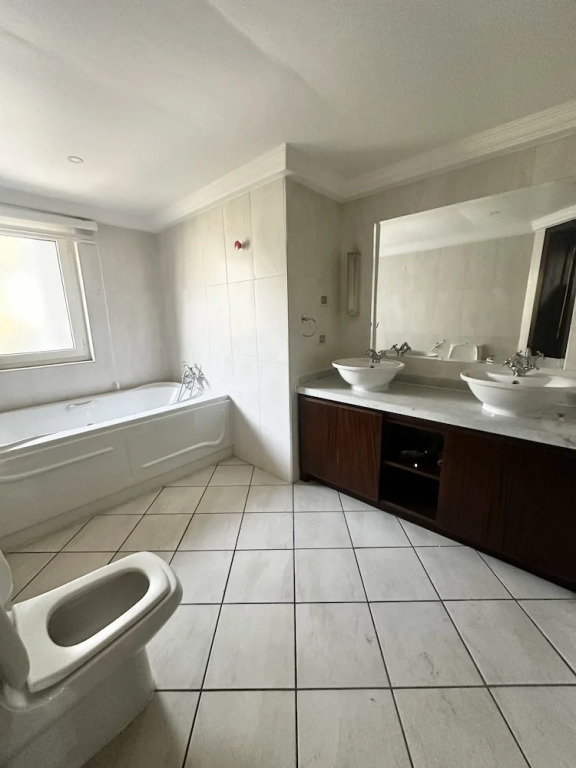 Chic and stylish 3 bedroom apartment