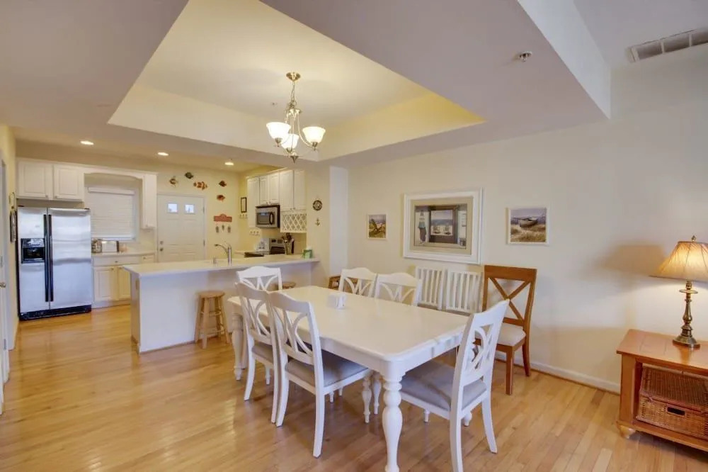 Boards Edge 103 - 4 Br Townhouse