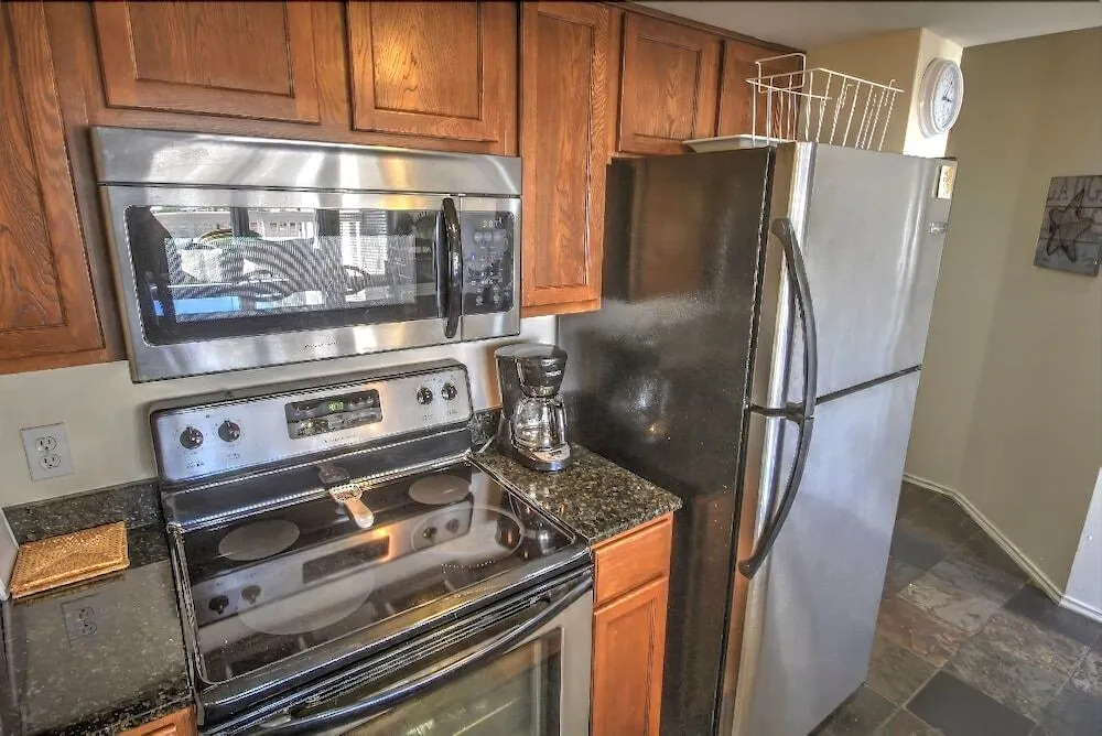 Gulfpoint 2203 - 2 Br Condo