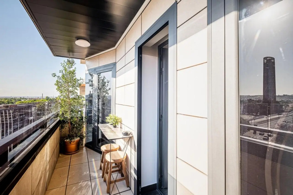 ON Suites Sevilla Apartments