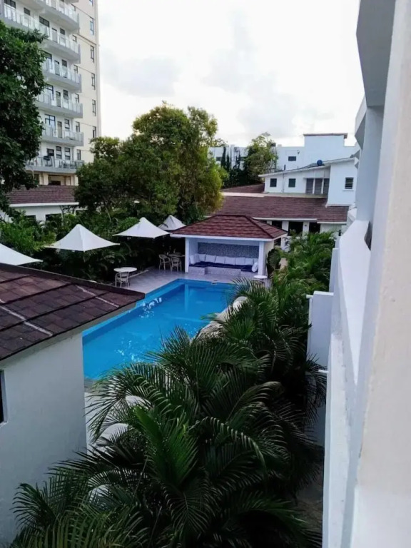 Pontoon Residence & Suites