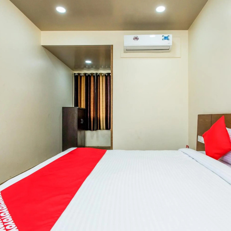 OYO 11929 Hotel Ridhi Sidhi